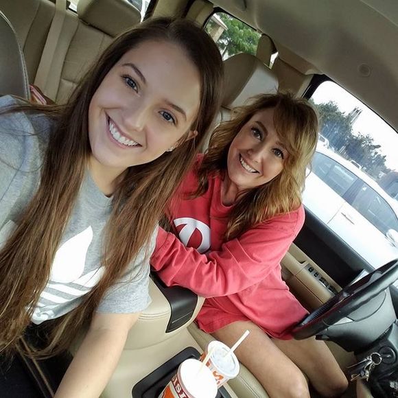 Meet your Posher, Kim - Picture 1 of 1